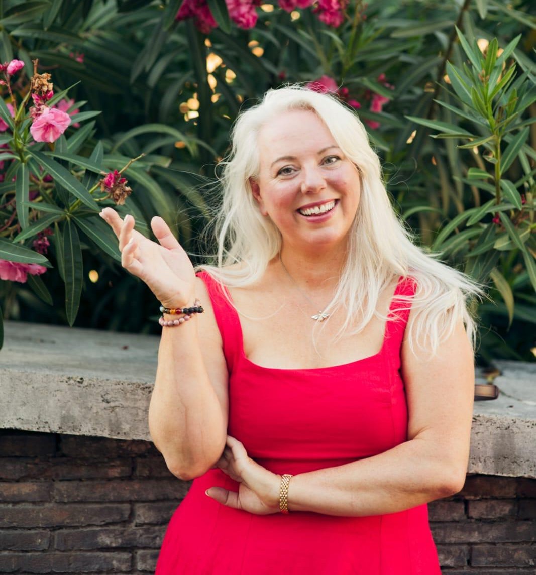 Danielle Serpico, 4-TIME #1 BESTSELLING AUTHOR, SPEAKER, MASTER NLP TRAINER & FOUNDER OF THE BLACKBELT MASTERMIND ACADEMY